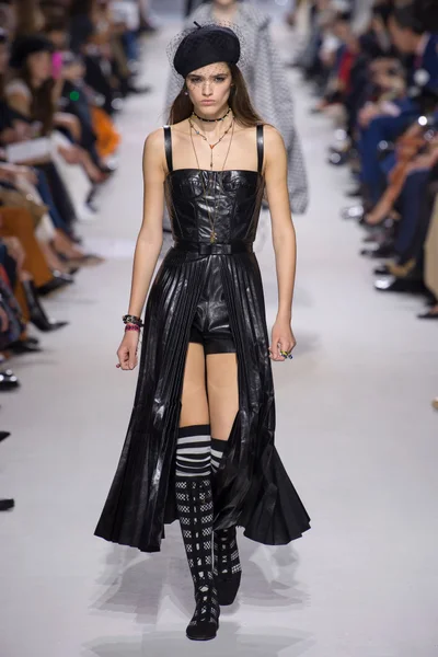 Look 26